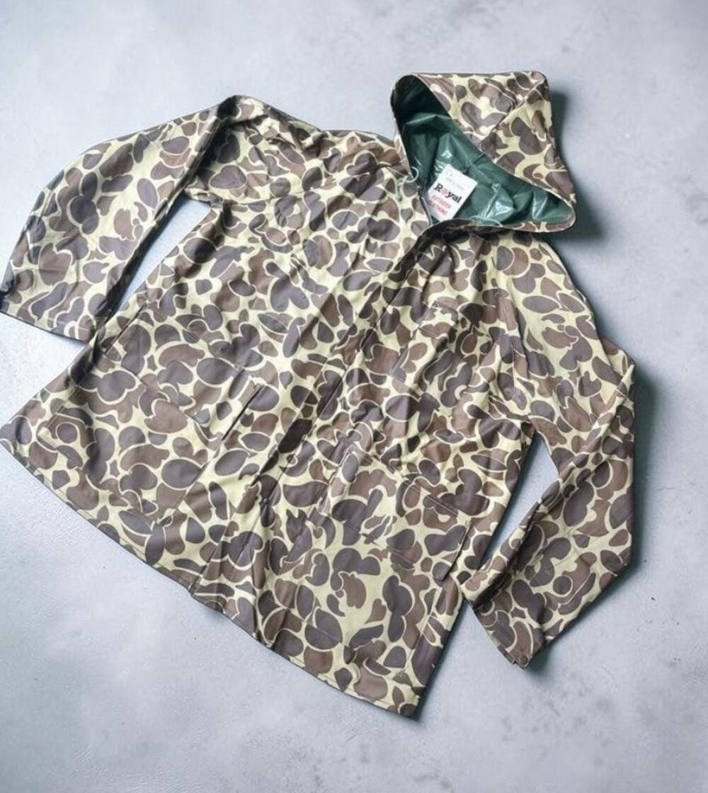 Vintage 80s Royal Red Ball Duck Hunter Camo Rain Jacket Hunting Size L Taiwan